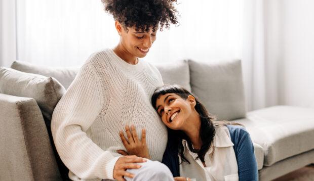 The Most Useful Gifts To Give Your Soon-To-Be-Parent Friends, According to Family Therapists